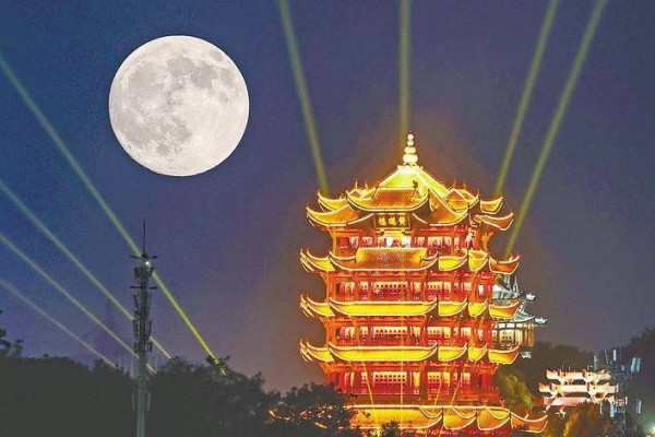 海内外游客沉浸式乐享“荆”彩中秋