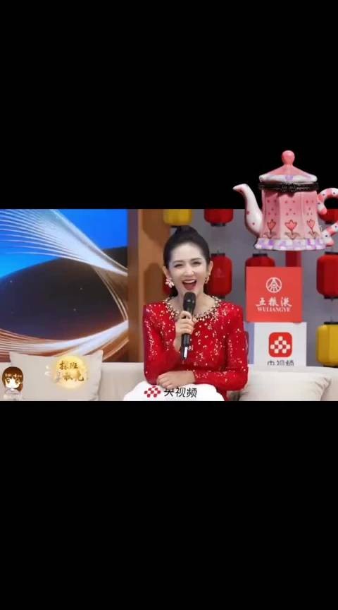 谢娜端庄亮相中秋晚会，唐嫣欧豪合唱惊艳，宋佳弹柳琴