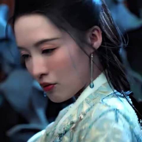 李沁饰沈近真付一笑,箭簇准星破僵局