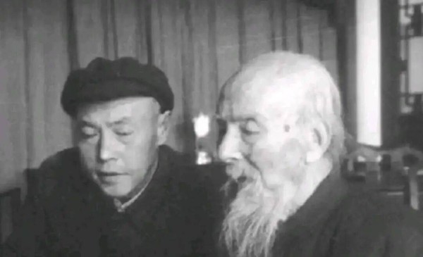 齐白石的四合院缺看门人，一老太监主动请缨：我免费帮你看！20年后太监成人生赢家