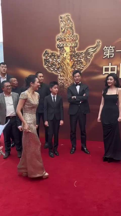 章子怡步伐好可爱