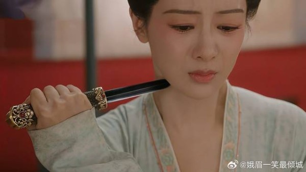 牡丹说完遗言后，当着蒋长扬的面自尽，却半天下不去手