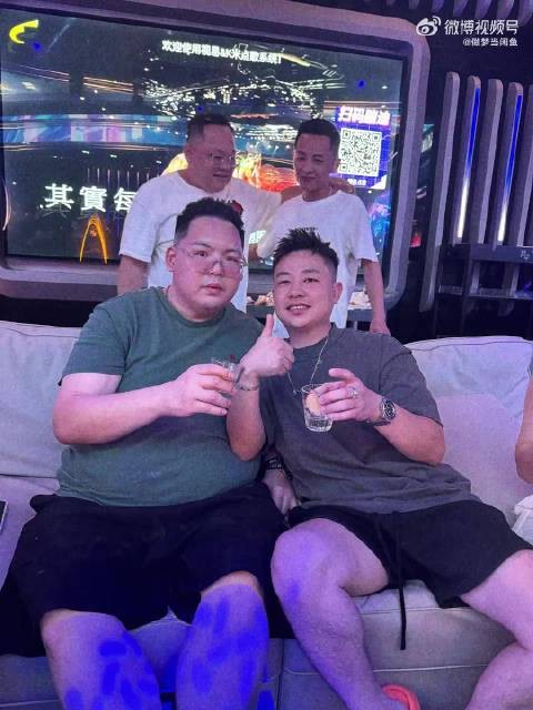 向佑近照曝光
