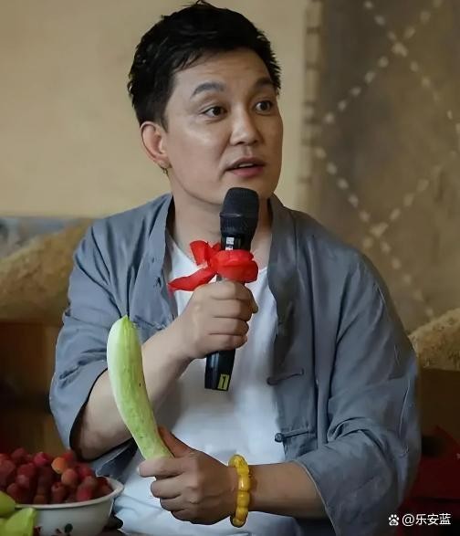 《爸爸去哪儿》村长李锐，52岁签迪拜12亿大单！当年哄娃的村长，如今王室抢着合作