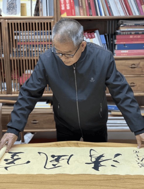德艺双馨艺术家岳彩忠：书画双绝，艺韵流芳