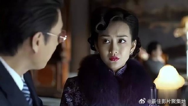 杀手竟敢威胁明楼 殊不知明楼才是杀手，一招要他小命