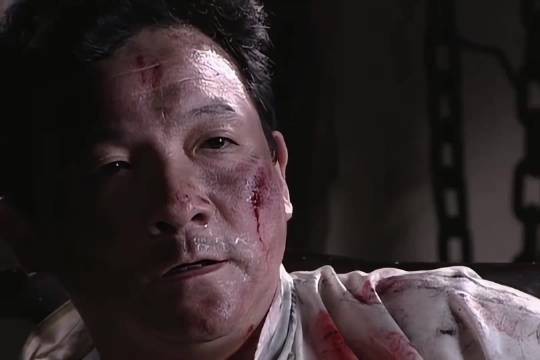 余则成眼含热泪站长系风纪扣陆处长不忍直视