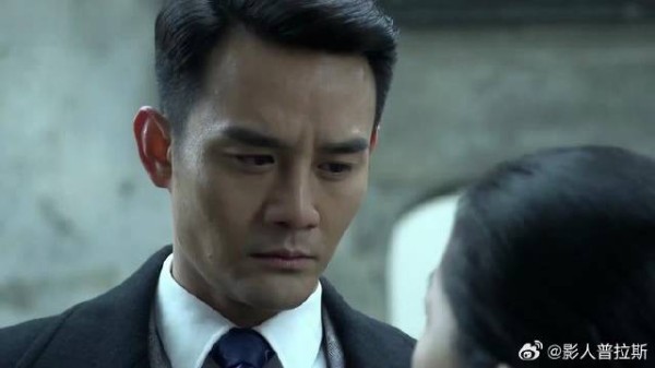 潜伏在明家的卧底孤狼 终于被阿诚亲手干掉了，原来是她