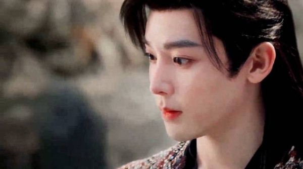 入青云：听到她说成婚，纪伯宰除了开心就是紧张，但她说这是演戏