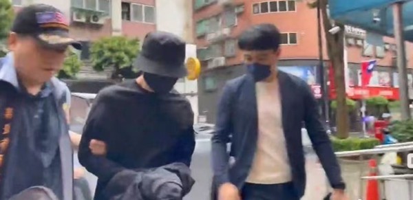 王大陆“闪兵案”第三波搜查！修杰楷陈柏霖张书伟清晨被拘提