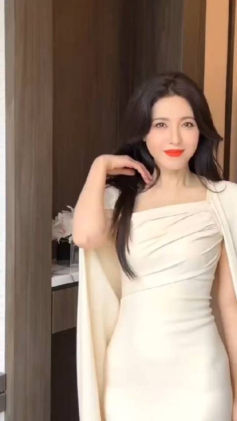 曾黎真的太美了,真不愧是张柏芝都为之倾倒