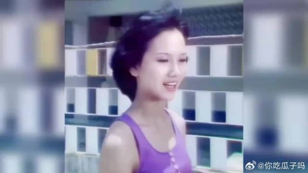 芝姐有了孩子后的采访视频,真的是纯天然的大美女,美到发亮