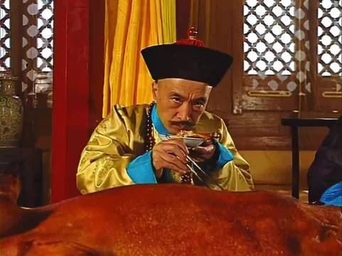 能把手伸到御膳房,但凡麻子多想点,也够把和珅宰了