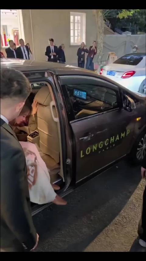 郑恺苗苗好幸福的一对,郑恺结婚后,人夫感好强!