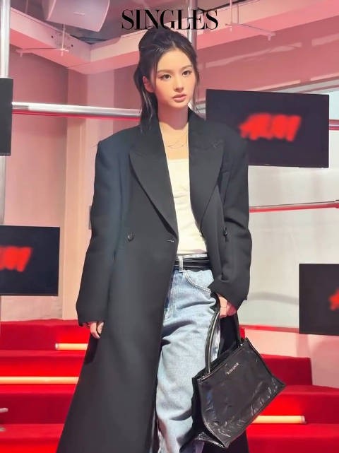 NMIXX雪允为H&M圣水新店开业宣传