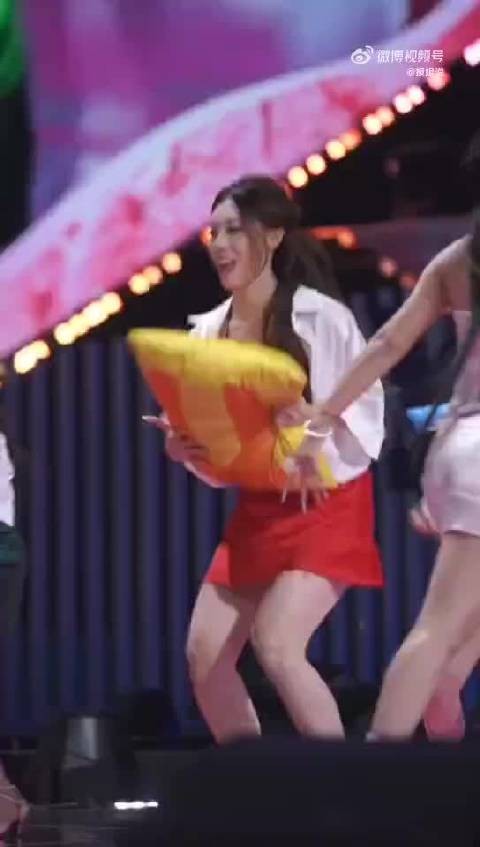 无忧之夜2025晚会盛典:万妮达吴克群刘宇宇宙009男团轮番炸场