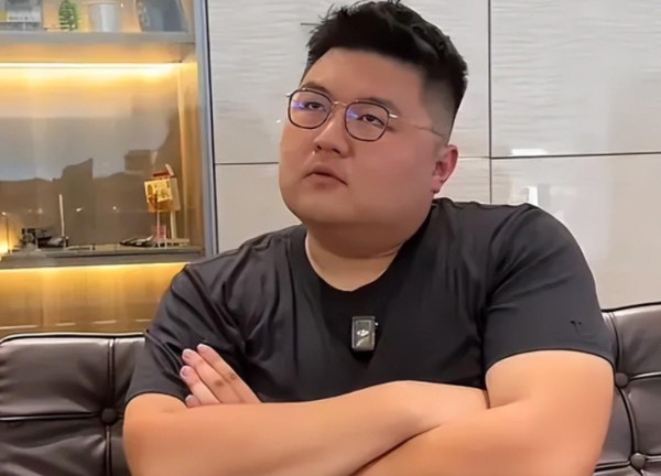 猴哥离婚后，前妻不到一个月就开始相亲，而他却突然消失