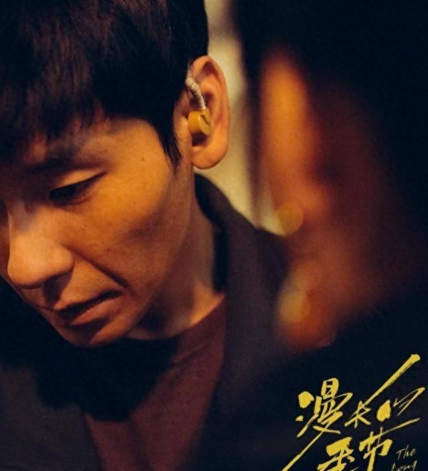 曾穷到卑微求职,如今作品三连爆,女友是超女,7年陪伴无怨言