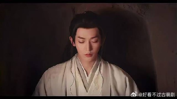 《仙台有树》向涵之邓为 小小雕像下面竟然藏了一个人