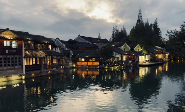 乌镇脉动丨非遗枕水而栖 看数字洪流如何席卷“从前慢”