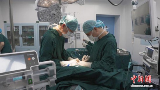 探访无管微创技术:让患者告别“浑身插管”之苦