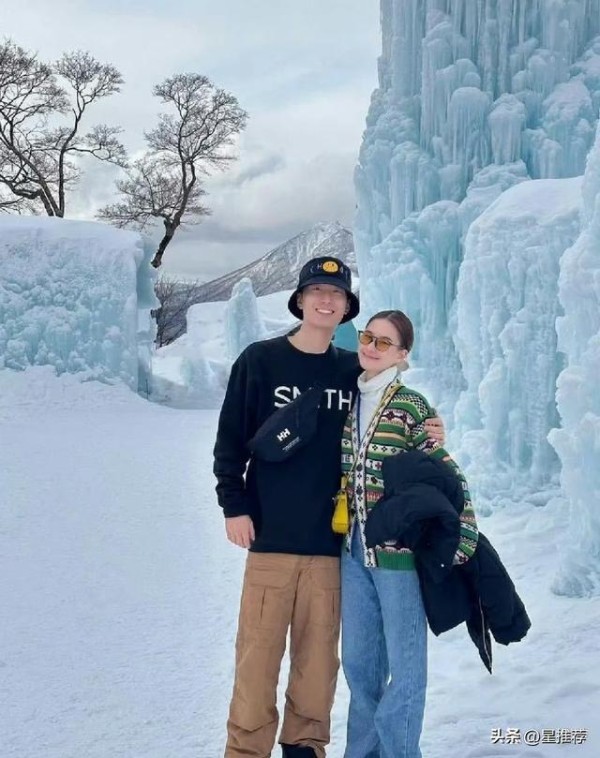 婚变风波后首次同框，网友澳大利亚偶遇何超莲窦骁度假