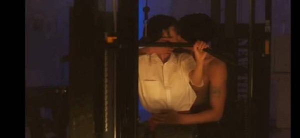 我可以吻你吗？ 你不是已经吻了吗