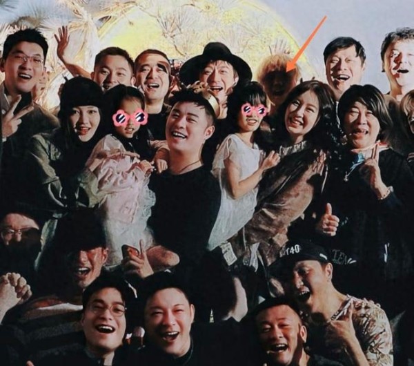 陈赫补发生日照，“铁三角”邓超鹿晗在c位，马頔搂范志毅像小孩