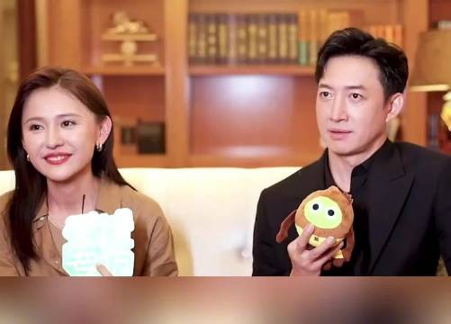 看了王阳和热依扎这个采访的我是真没招了 网友说主持人采访了两个座机