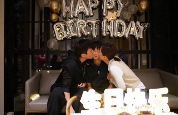 孙俪发长文为儿子等等庆生,邓超感动到落泪:看一半看不清了