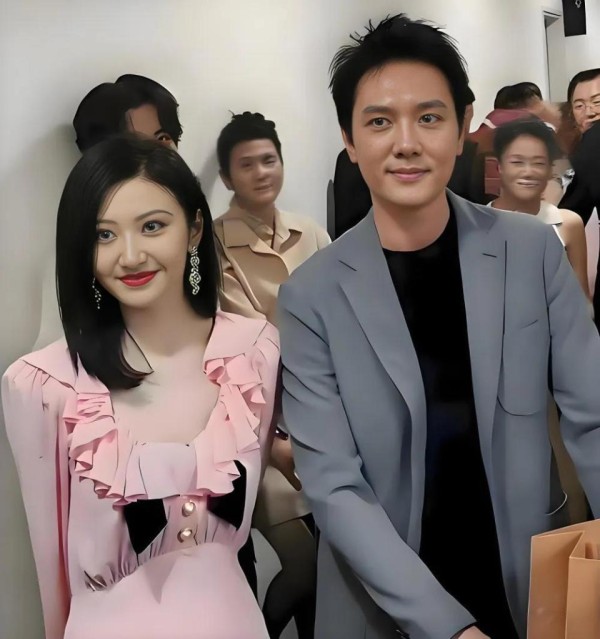 景甜万万没想到,闪婚传闻仅2个月,冯绍峰竟走上了另一条上坡路