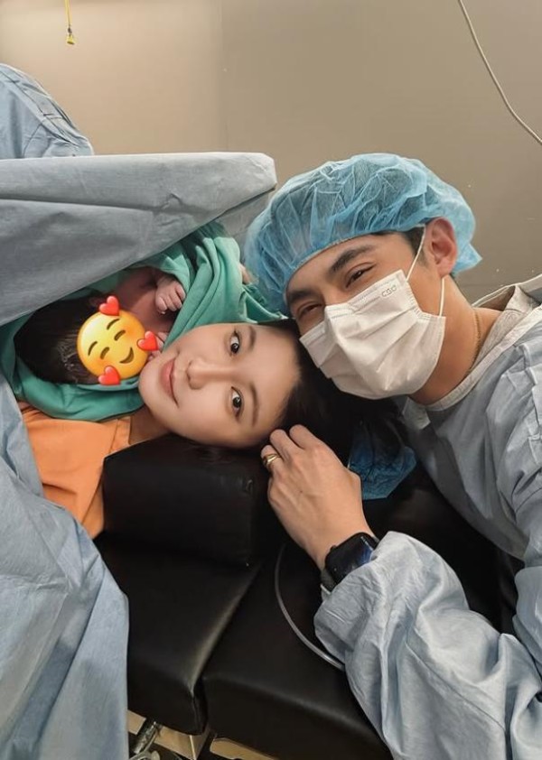 陈奕当爸甜晒一家三口合照 放闪老婆:再可爱小三也抢不走正宫