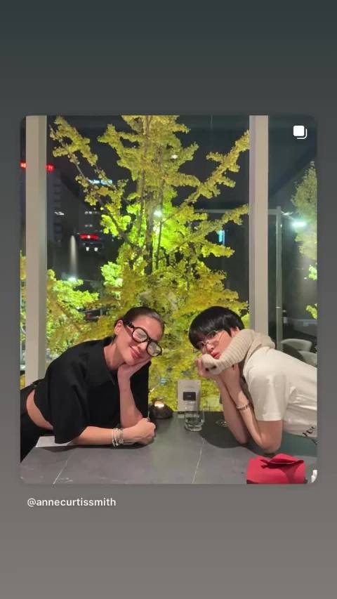 宋慧乔再剪短发造型酷飒少年感十足