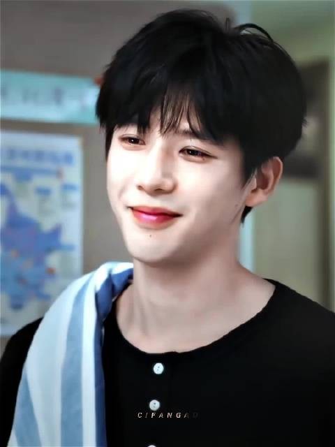 王安宇综艺表现获赞,阳光形象引观众喜爱