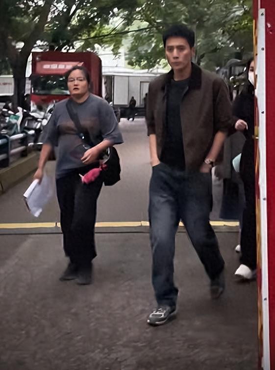 刘烨 47 岁瘦出爱豆感，反观15 岁诺一没了稚气，眼神满是忧郁