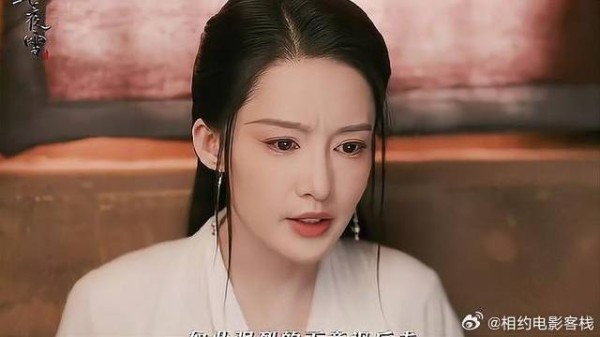 薛紫夜下意识收手,认出瞳是失散的弟弟