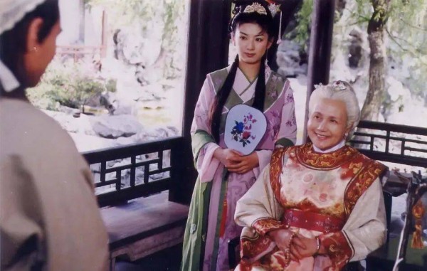 最会写爱情的女作家,宣布封笔