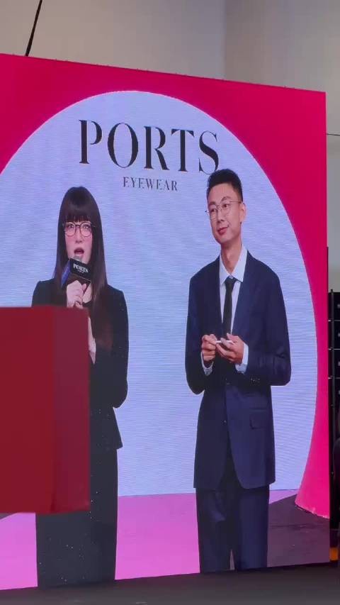 怎么感觉女神变得有点沧桑了