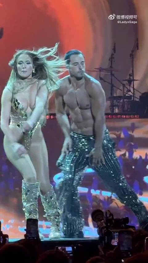 56岁的Jennifer Lopez 演唱会直拍，舞力全开，不愧是顶级舞台天后