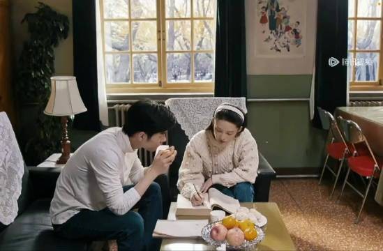 他俩演出了那种细水长流的爱情,春晓夫妇,越看越般配