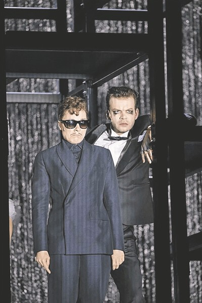 戏剧《三分钱歌剧》——当代手法创新展现经典魅力