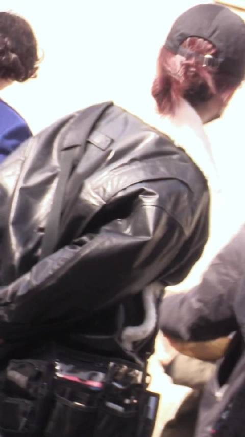 刘诗诗千里江山图卷发蓝大衣造型亮相