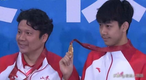 孙杨也没想到，18岁张展硕的一句话，意外让他实现口碑暴增