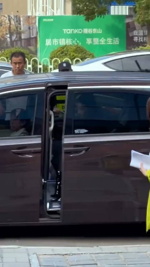 迪丽热巴这腰臀比太顶了