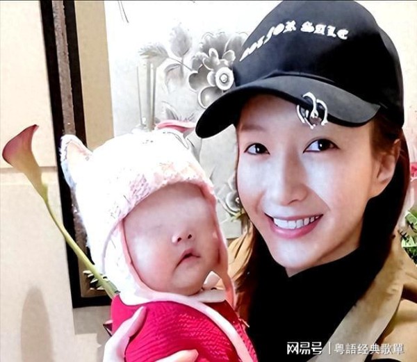 海外产子真相大白6个月，39岁江疏影罕见露面，近照曝光不敢认