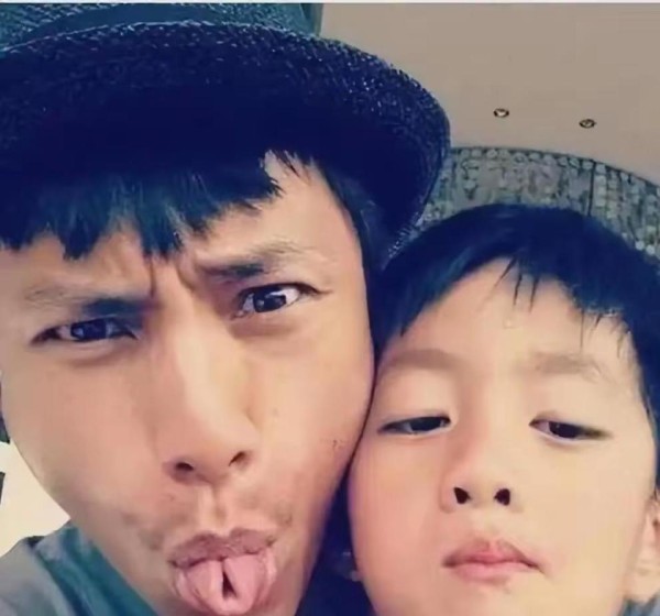 陈坤儿子毕业照被爆！容貌惊现母亲基因，网友：这五官藏不住真相了