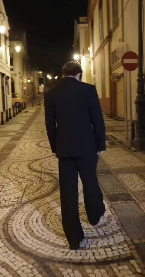 爱奇艺尖叫之夜每次出现都是不同风格，百变邓为