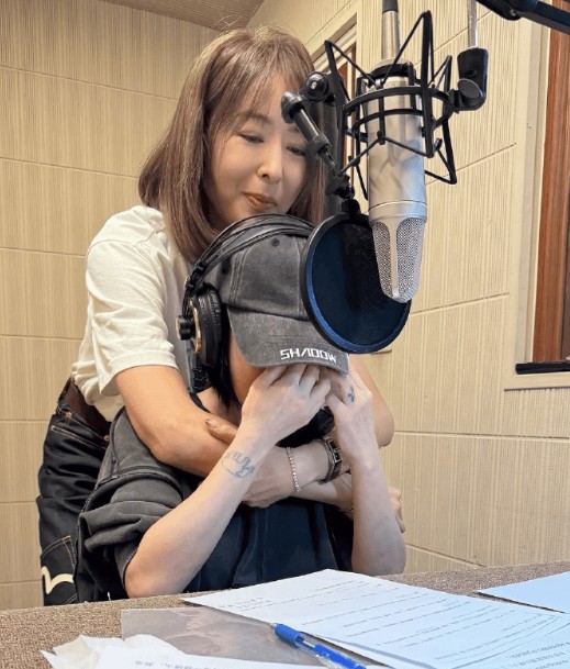 贾永婕回应争议 称陪小S者是导演非具俊晔