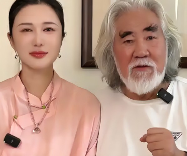 “拆了别人的桥,你也将变为桥”74岁张纪中与小31岁娇妻开直播,成笑话