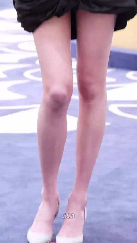 张元英脖子那转头没有褶皱，需要转头的同时屏住呼吸，这是练习了多少遍我天